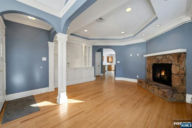 31 Mount Pleasant Parkway, Livingston, NJ 07039