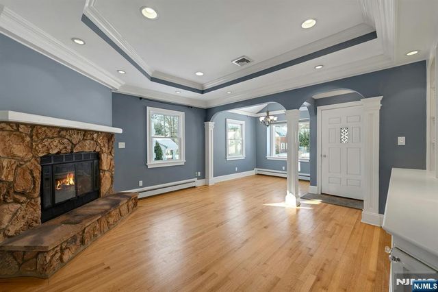 31 Mount Pleasant Parkway, Livingston, NJ 07039