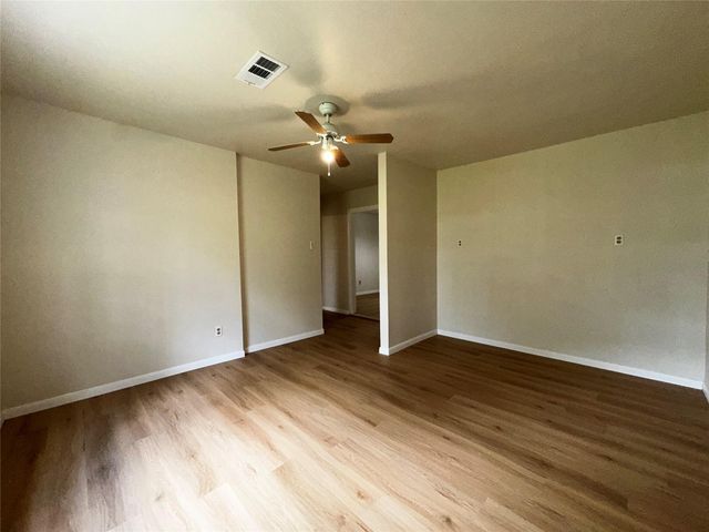 6023 Belarbor Street, Houston, TX 77033