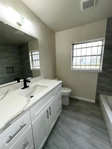 6023 Belarbor Street, Houston, TX 77033