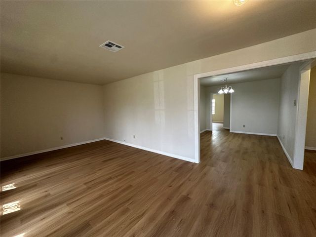 6023 Belarbor Street, Houston, TX 77033