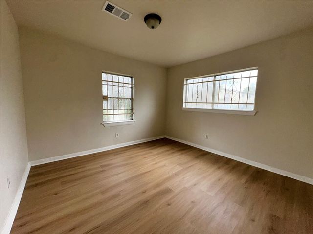 6023 Belarbor Street, Houston, TX 77033