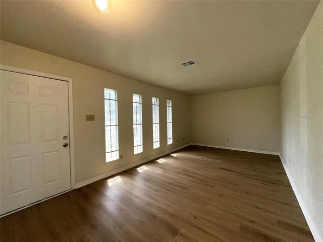 6023 Belarbor Street, Houston, TX 77033