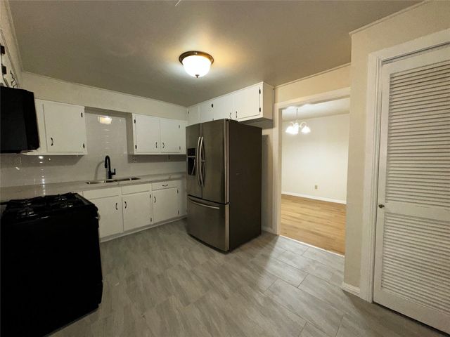 6023 Belarbor Street, Houston, TX 77033