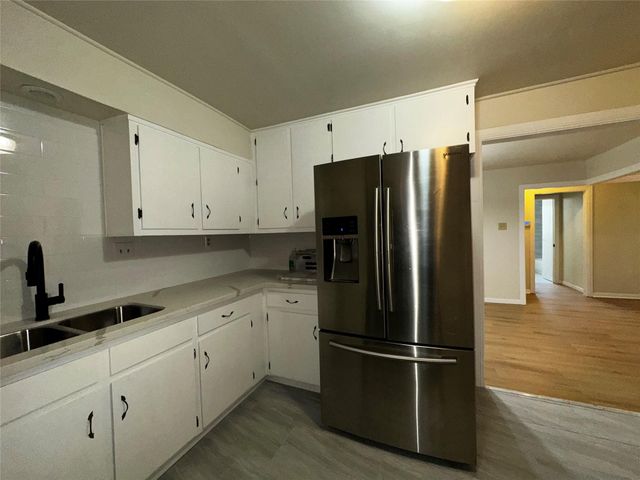 6023 Belarbor Street, Houston, TX 77033