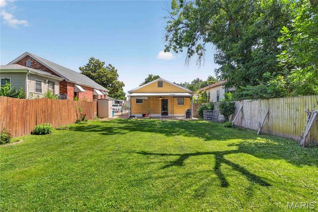 3716 Hoffmeister Avenue, Bella Villa, MO 63125