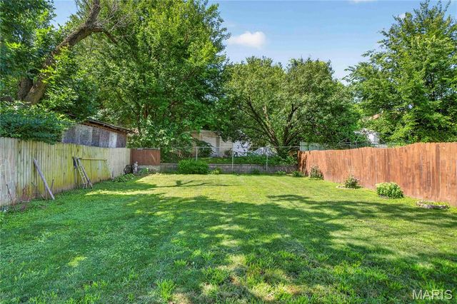 3716 Hoffmeister Avenue, Bella Villa, MO 63125