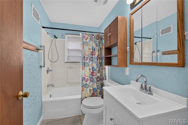 3716 Hoffmeister Avenue, Bella Villa, MO 63125