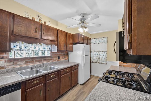 3716 Hoffmeister Avenue, Bella Villa, MO 63125