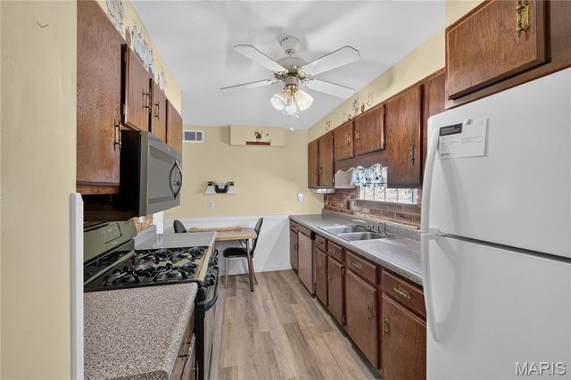 3716 Hoffmeister Avenue, Bella Villa, MO 63125