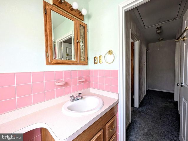 1439 MICHIGAN AVE, Swarthmore, PA 19081