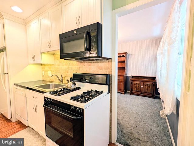 1439 MICHIGAN AVE, Swarthmore, PA 19081