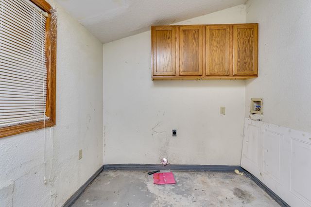 701 N Spruce St, Wichita, KS 67214