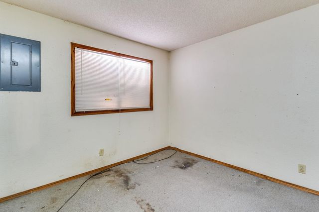 701 N Spruce St, Wichita, KS 67214