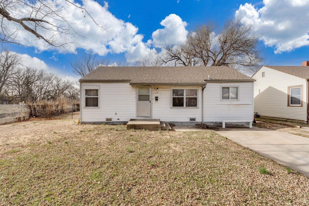 701 N Spruce St, Wichita, KS 67214