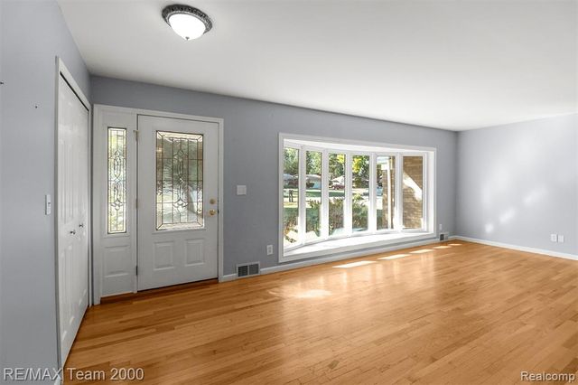 1659 Ledbury Drive, Bloomfield Hills, MI 48304