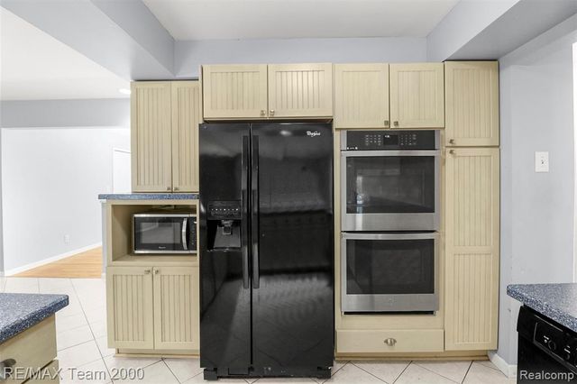 1659 Ledbury Drive, Bloomfield Hills, MI 48304