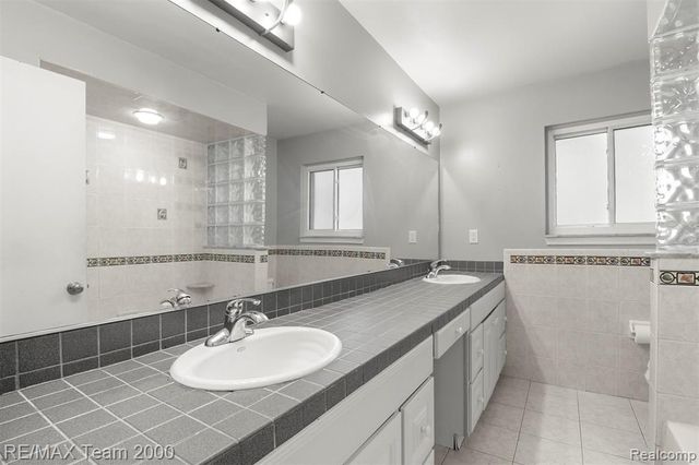 1659 Ledbury Drive, Bloomfield Hills, MI 48304