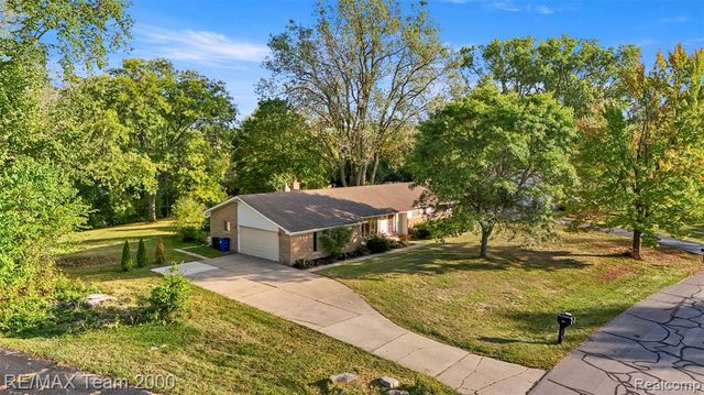 1659 Ledbury Drive, Bloomfield Hills, MI 48304