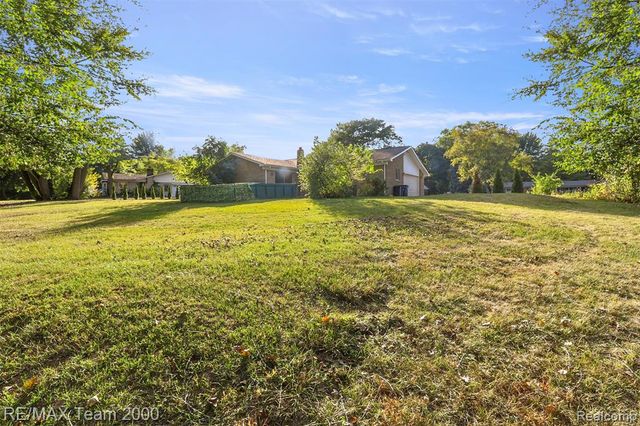 1659 Ledbury Drive, Bloomfield Hills, MI 48304