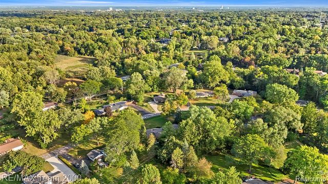 1659 Ledbury Drive, Bloomfield Hills, MI 48304