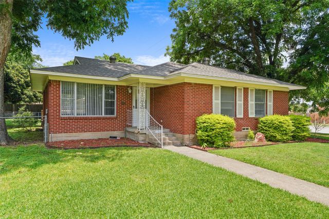 2829 Tolosa Drive, Dallas, TX 75228