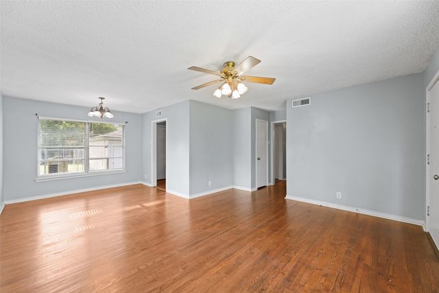 2829 Tolosa Drive, Dallas, TX 75228