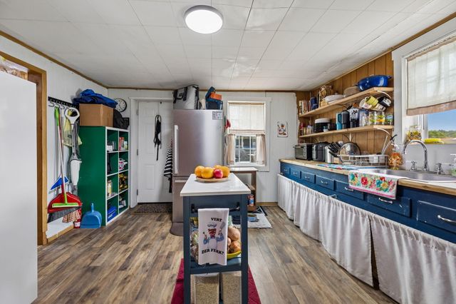 180 N Walnut Street, Whitwell, TN 37397