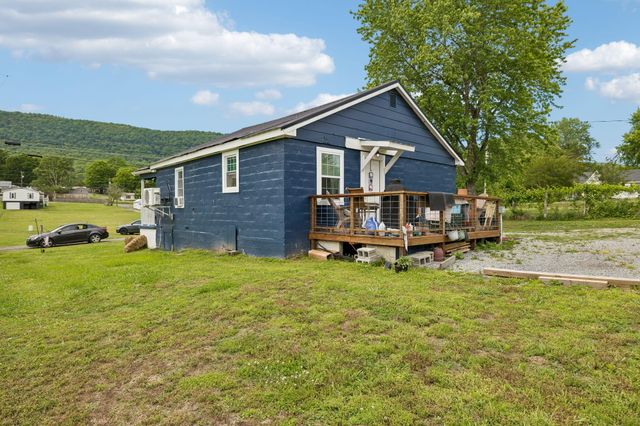 180 N Walnut Street, Whitwell, TN 37397