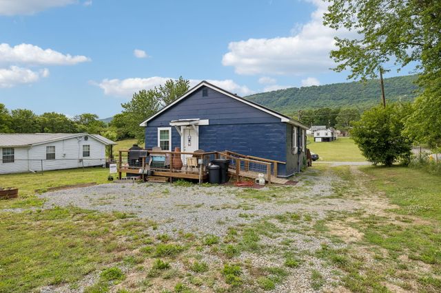 180 N Walnut Street, Whitwell, TN 37397