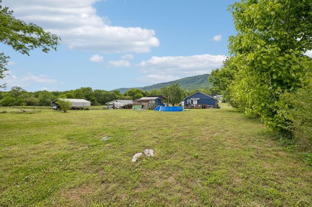 180 N Walnut Street, Whitwell, TN 37397