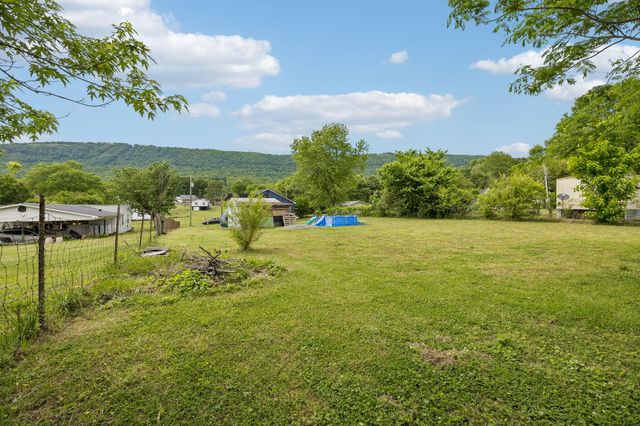 180 N Walnut Street, Whitwell, TN 37397