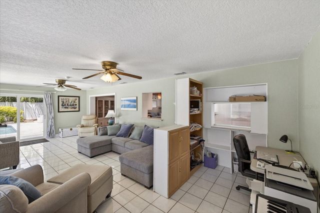 3067 KAPOK KOVE DRIVE, Clearwater, FL 33759