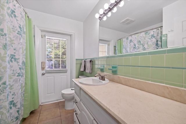 3067 KAPOK KOVE DRIVE, Clearwater, FL 33759