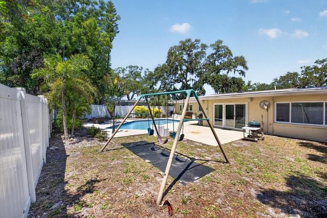 3067 KAPOK KOVE DRIVE, Clearwater, FL 33759