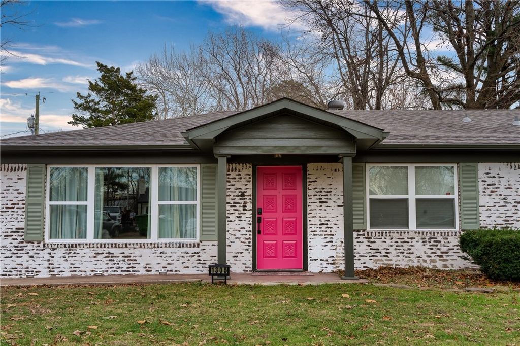 1305 Convair Street, Bentonville, AR 72712