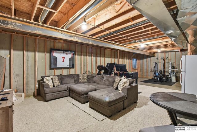 19106 Ohio Street, Omaha, NE 68022