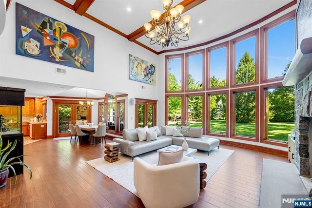 1 Aspen Court, Mahwah, NJ 07430
