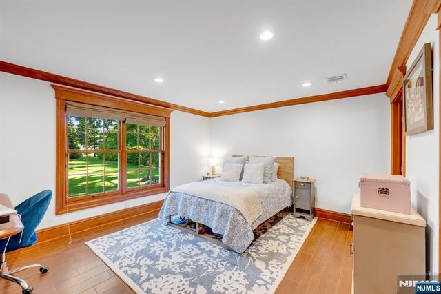 1 Aspen Court, Mahwah, NJ 07430