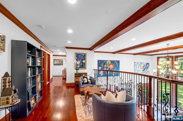 1 Aspen Court, Mahwah, NJ 07430
