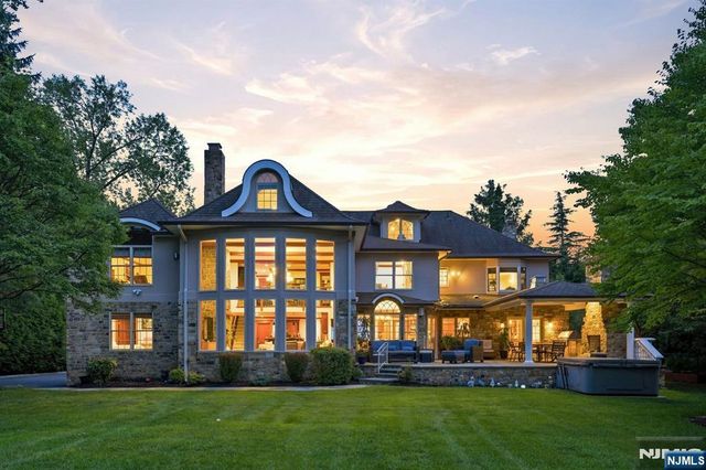 1 Aspen Court, Mahwah, NJ 07430