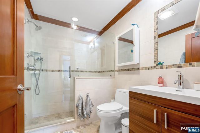 1 Aspen Court, Mahwah, NJ 07430