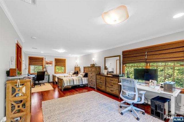 1 Aspen Court, Mahwah, NJ 07430