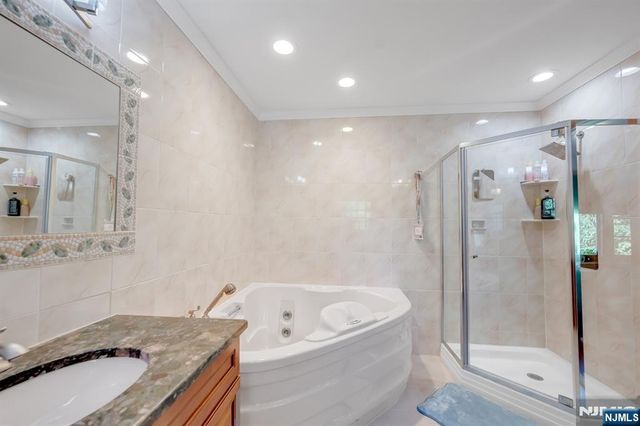 1 Aspen Court, Mahwah, NJ 07430