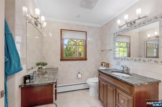 1 Aspen Court, Mahwah, NJ 07430