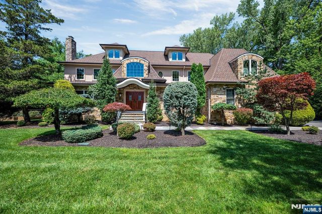 1 Aspen Court, Mahwah, NJ 07430