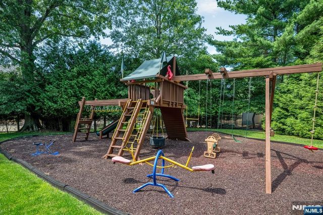 1 Aspen Court, Mahwah, NJ 07430