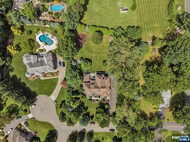 1 Aspen Court, Mahwah, NJ 07430