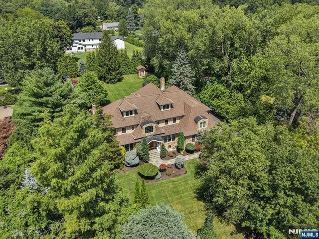 1 Aspen Court, Mahwah, NJ 07430