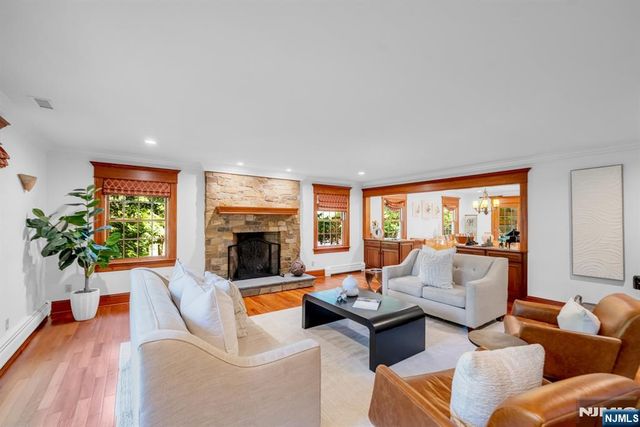 1 Aspen Court, Mahwah, NJ 07430